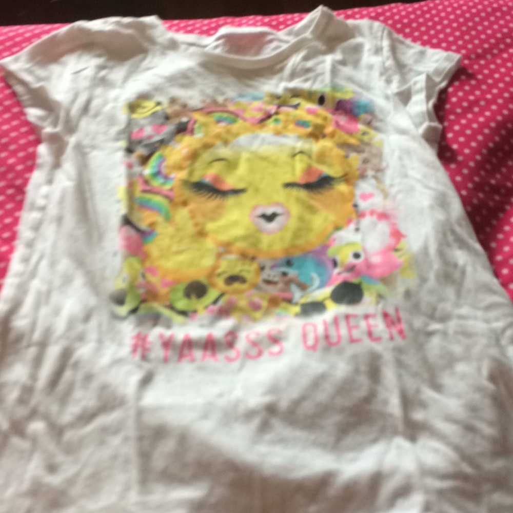 Emoji whit shirt